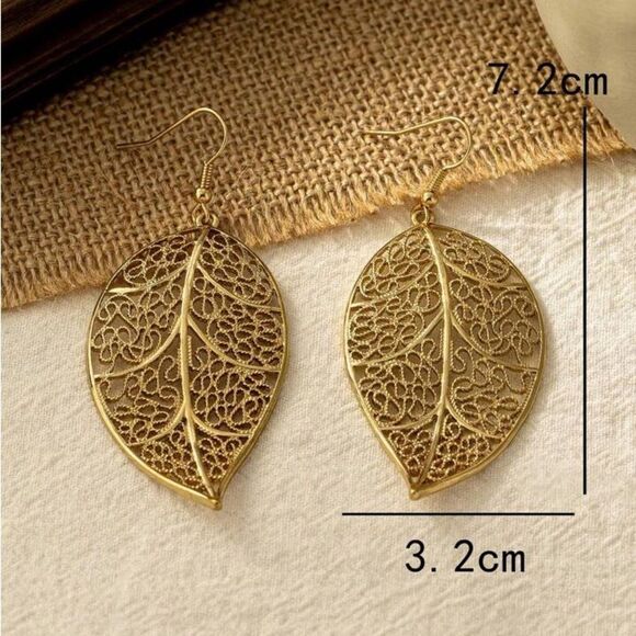 Elegant Gold Leaf Hollow Out Texture Leaf Shaped Alloy Gift Daily Earrings - Picture 6 of 6